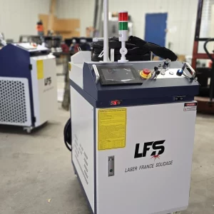 Machine laser d'une puissance de 2000 watts